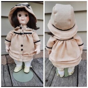 Porcelain Doll 9" old fashioned Peggy Dynasty & stand